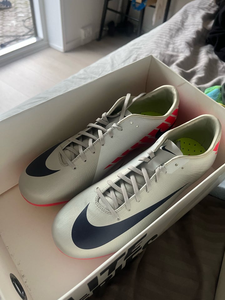 Fodboldstøvler, Nike Mercurial