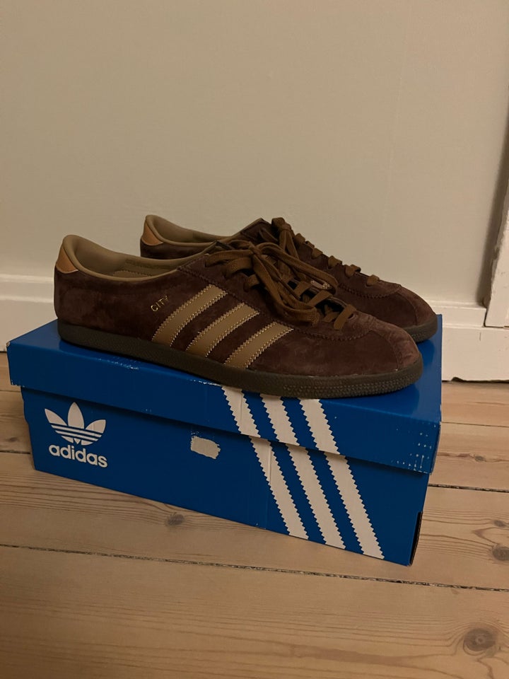 Sportssko Adidas str 435