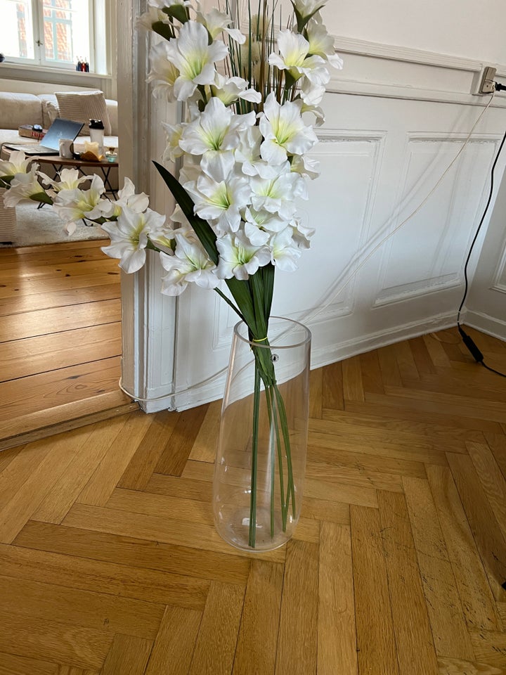 Vase Vase med falske blomster