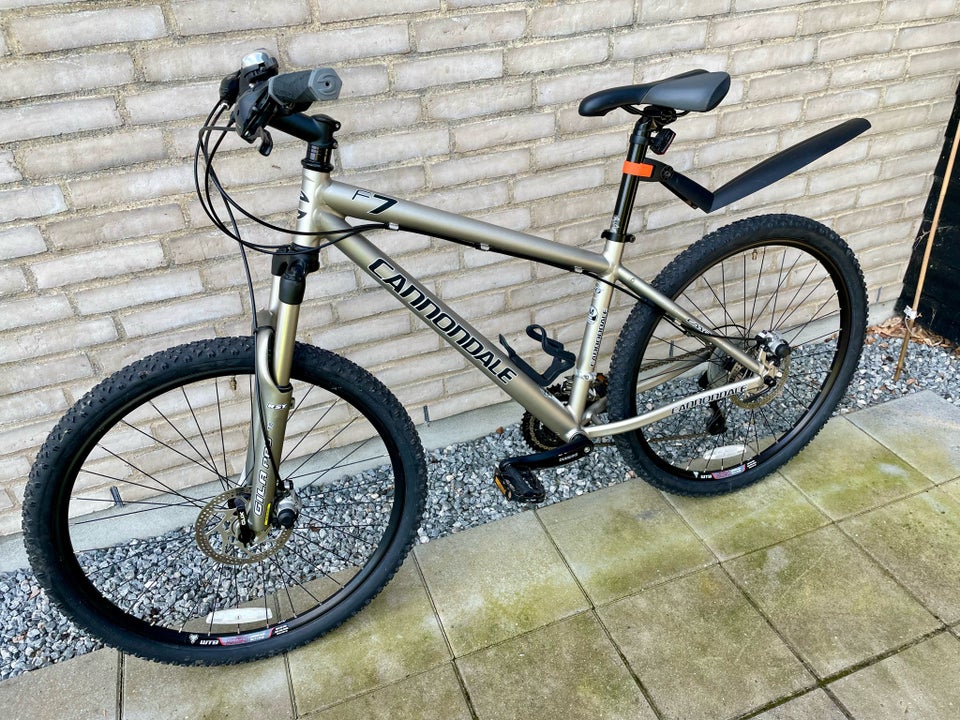 Cannondale F7 hardtail 24 gear