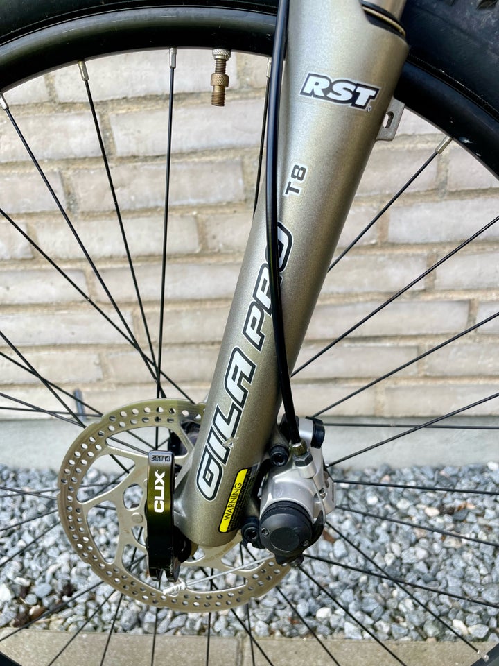 Cannondale F7 hardtail 24 gear