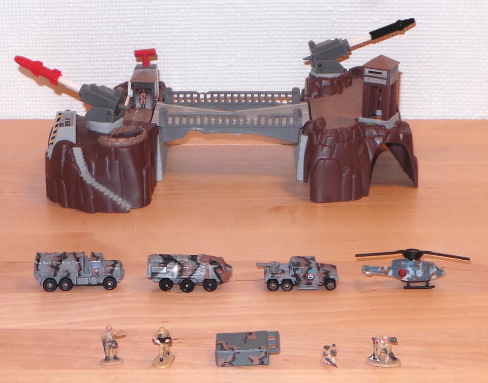 MicroMachine Military Battle Zone