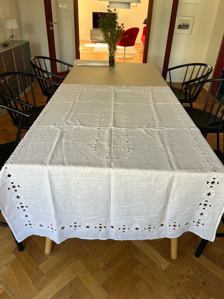 Dug broderie anglaise Håndlavet