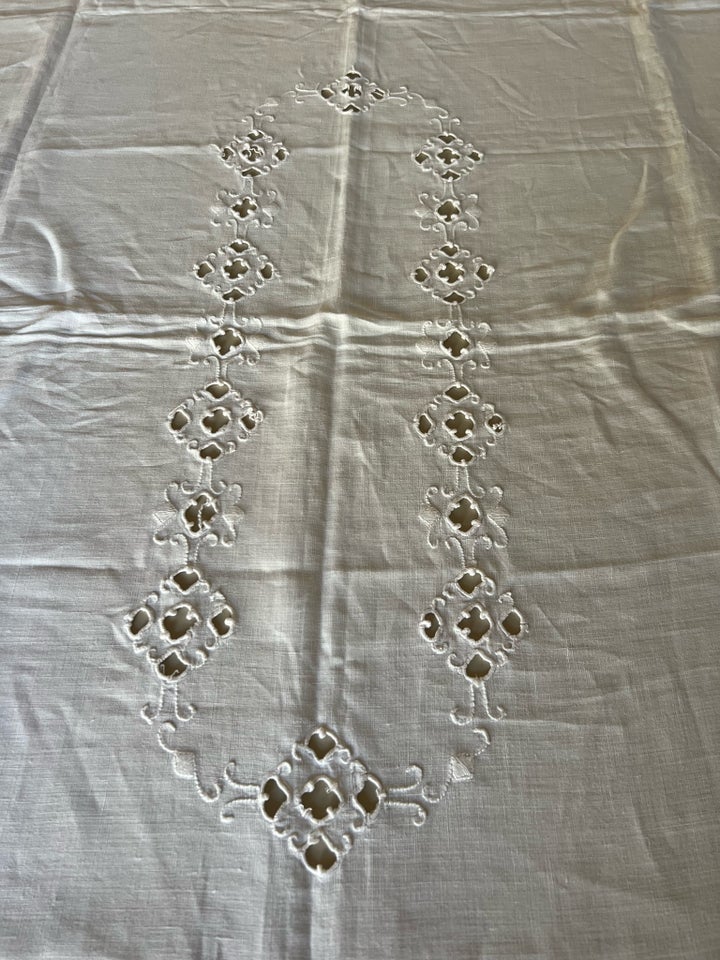 Dug broderie anglaise Håndlavet