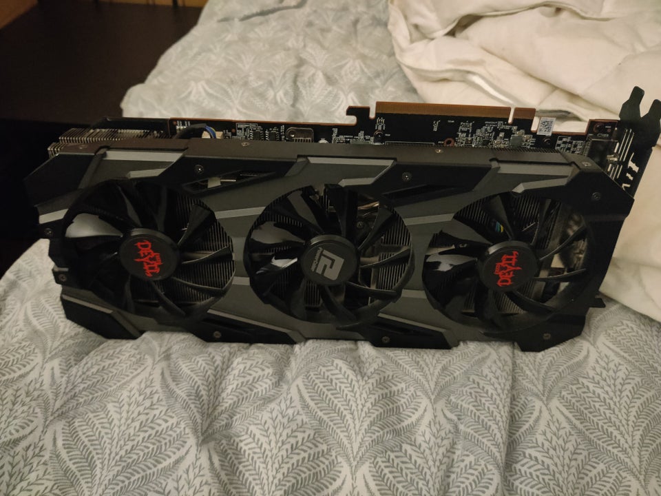 RX 5700 XT Red Devil AMD, God