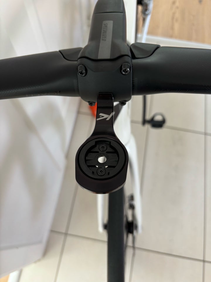 Andet Garmin holder cykel