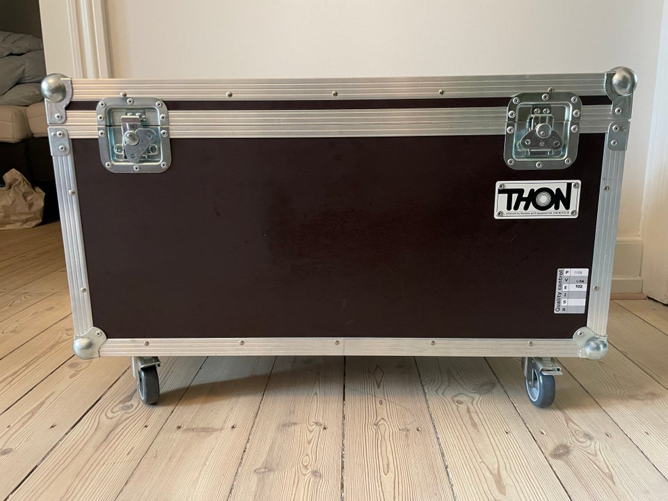 Flightcase, Thon