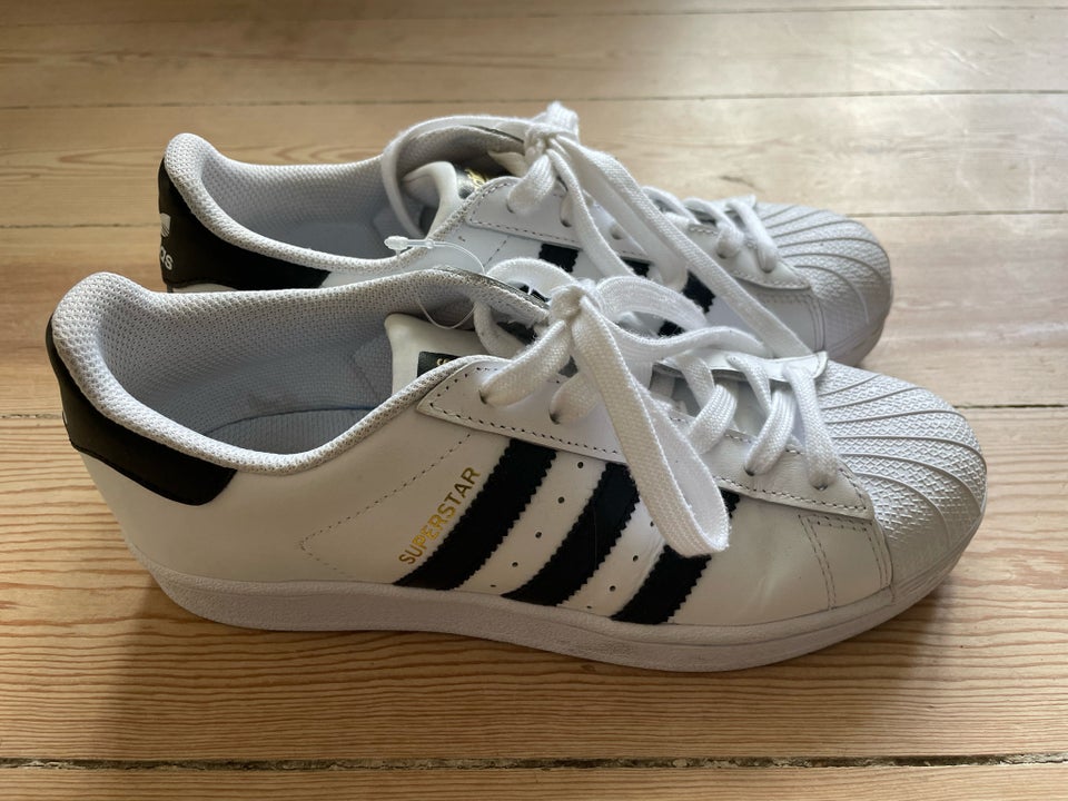 Sneakers str 37 Adidas