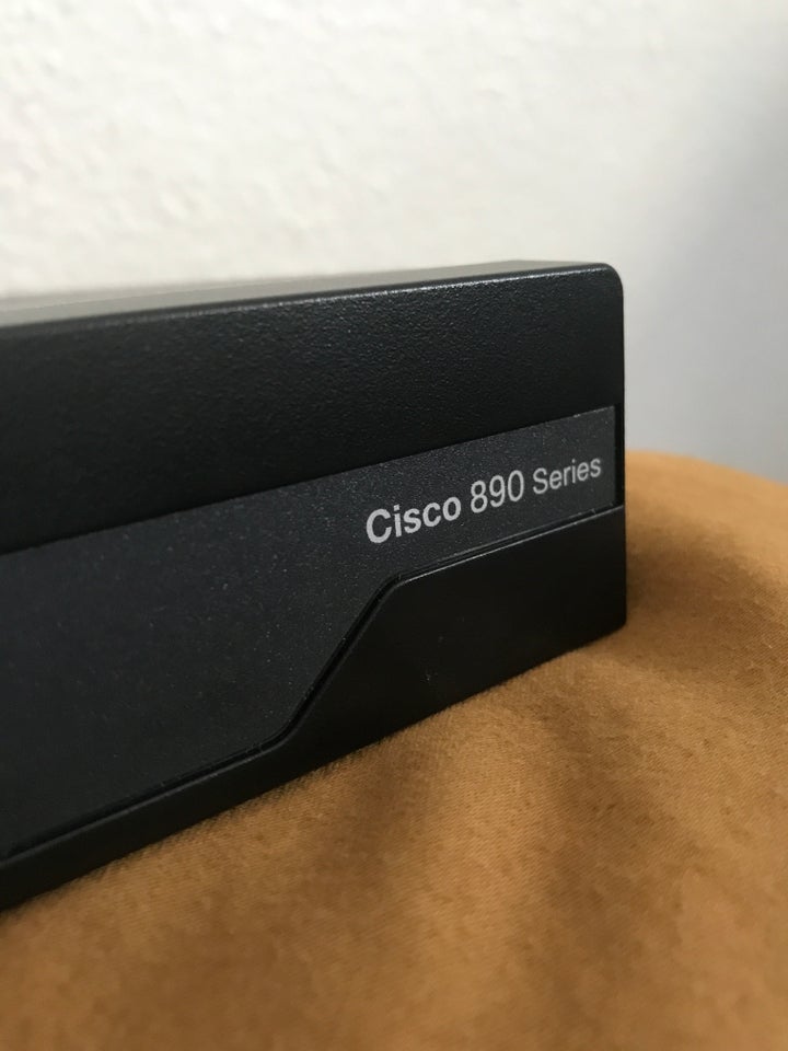 Router Cisco 890 Series 897VAMW