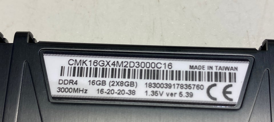 Corsair 8GB DDR4 SDRAM
