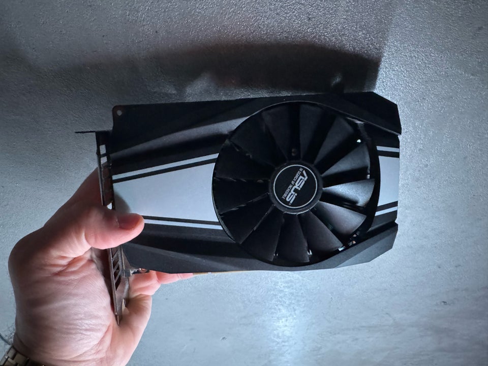 GTX 1660 Asus , God