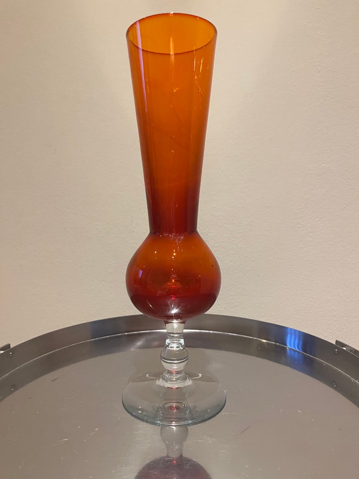 Glas, Vase på fod