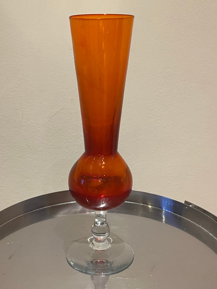 Glas, Vase på fod