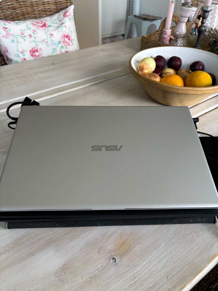 Asus Vivobook 156" ( Win 11)  AMD