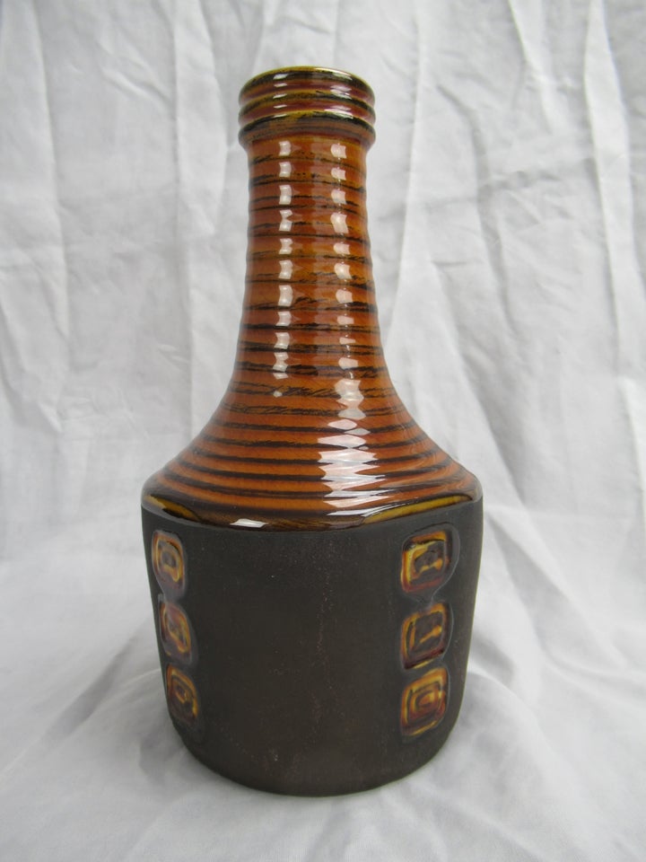 Kaj Jørgensen Vase, Hegnetslund