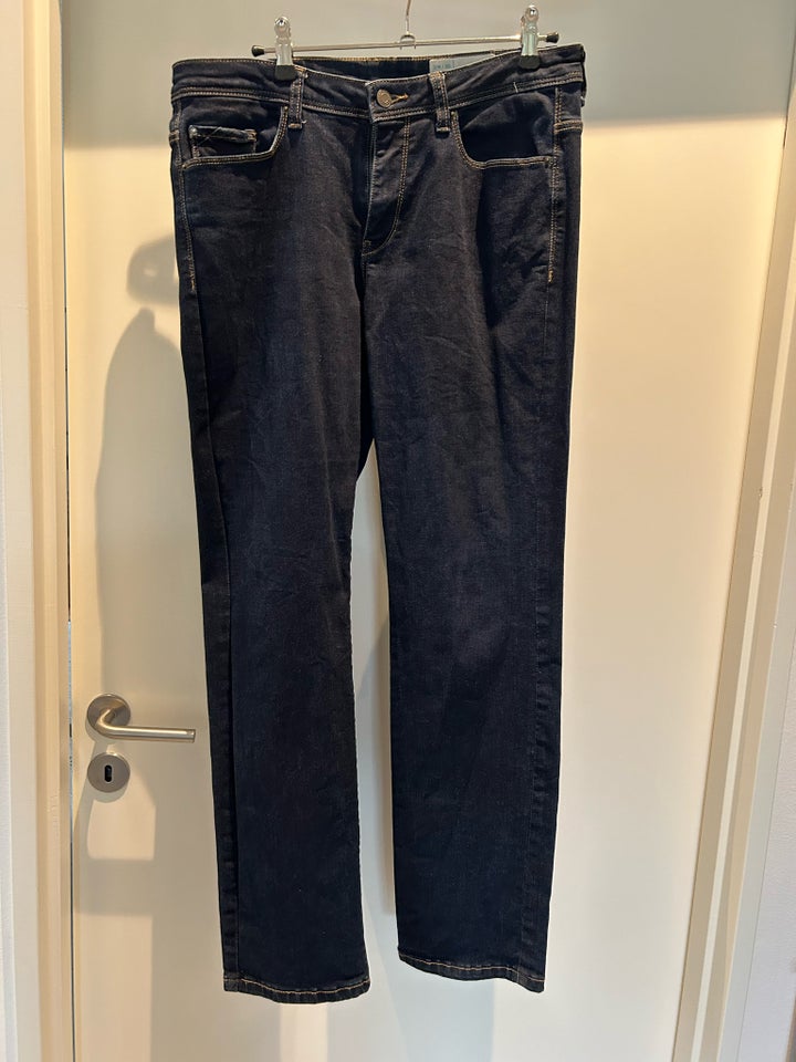 Jeans, Esprit, str. 31