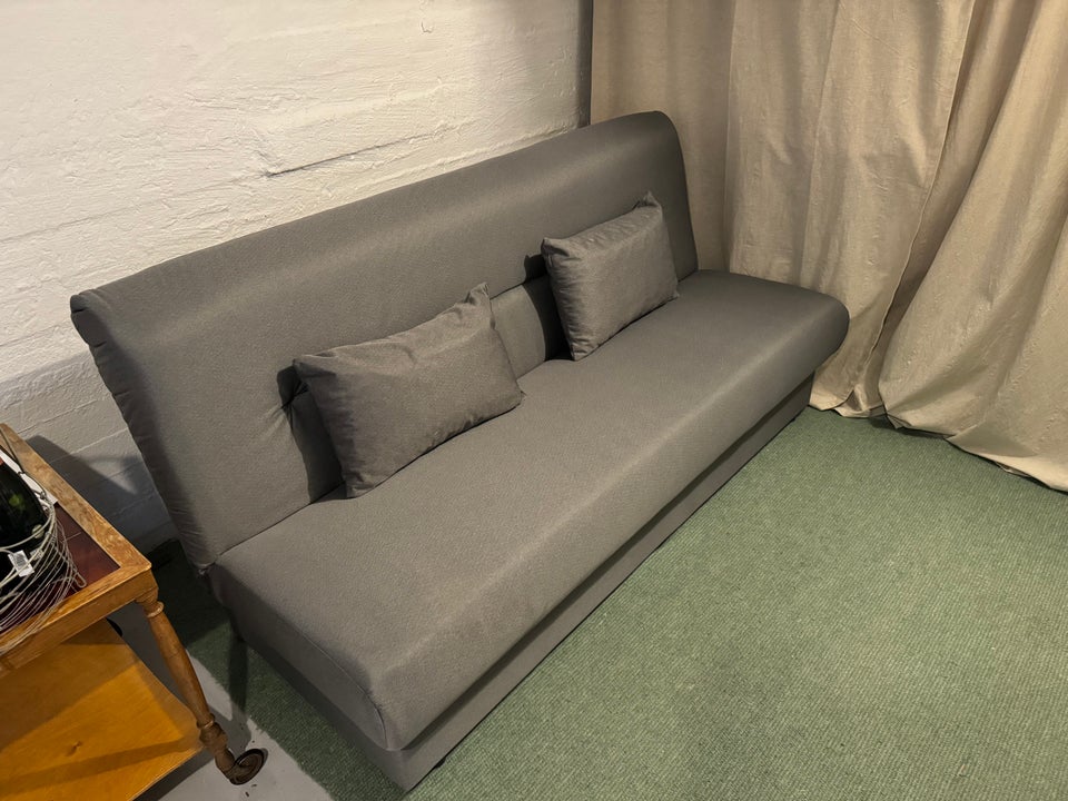 Sovesofa b: 120 l: 190 h: 40