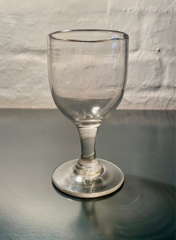 Drikkeglas fra dansk glasværk