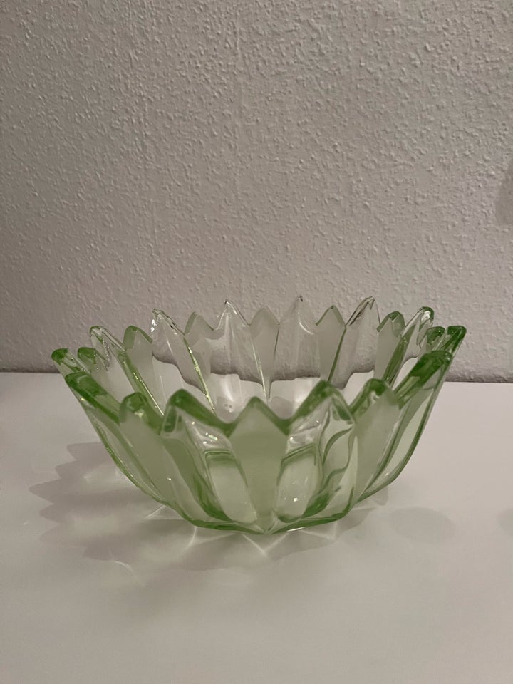 Glas, Skål, Uranglas