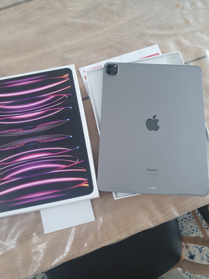 iPad Pro 6, 256 GB, sort