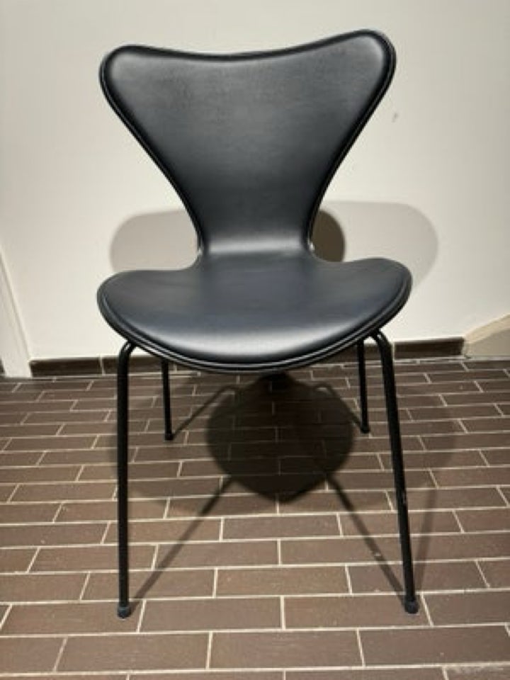 Arne Jacobsen stol Model 3107 med