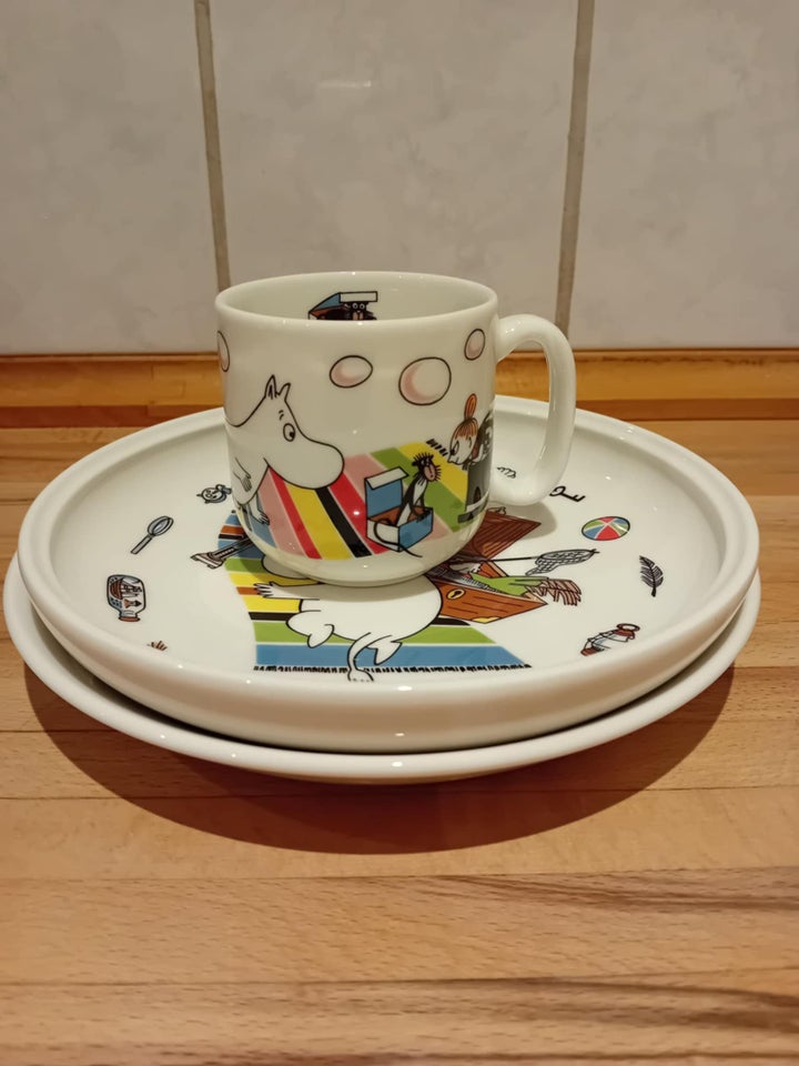 Porcelæn, Sæt med tallerken og kop,