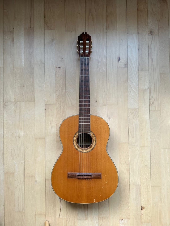 Spansk, Washburn C 50