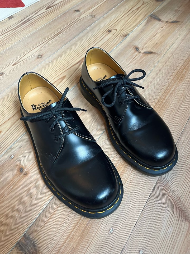 Herresko, Dr. Martens, str. 41