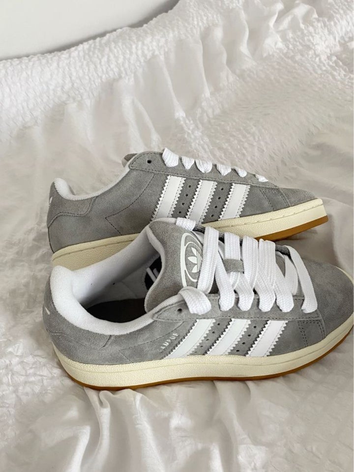 Sneakers str 40 Adidas