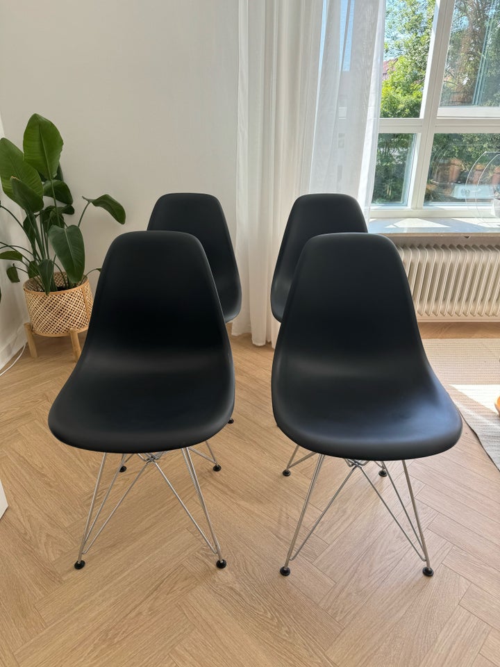 Spisebordsstol Vitra Eames