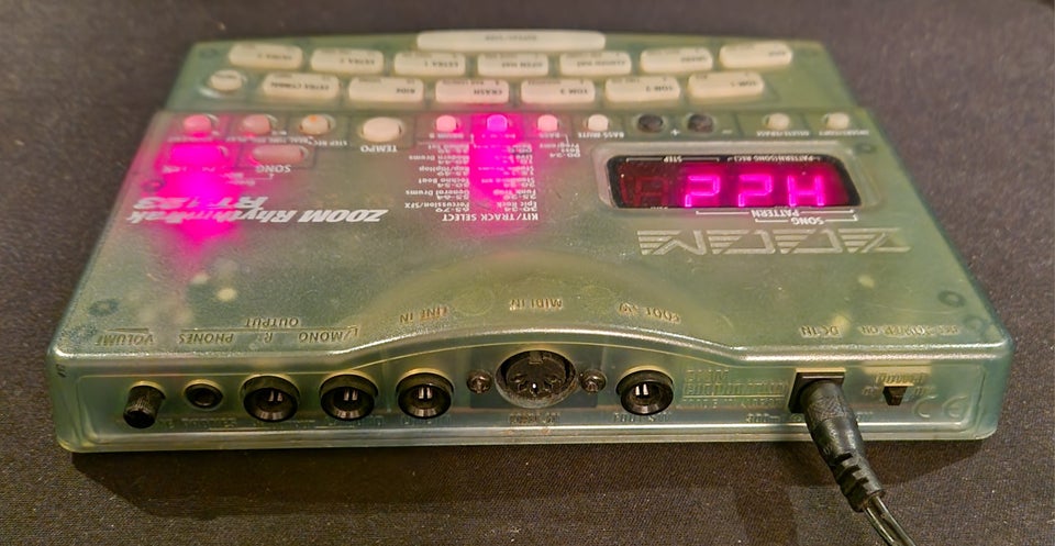 Trommemaskine, Zoom RhythmTrak