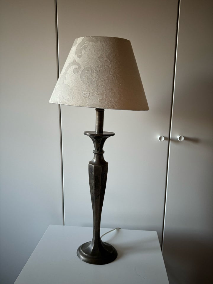 Anden bordlampe, Lene Bjerre