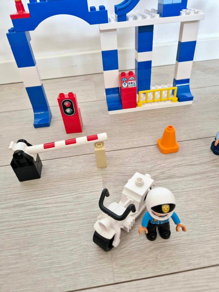 Lego Duplo Politistation