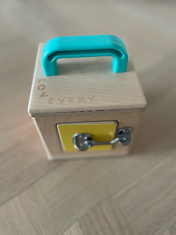 Andet legetøj, LOVEVERY LOCKBOX,