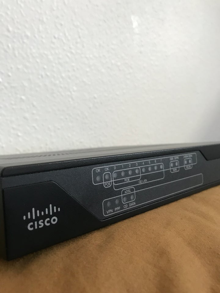 Router Cisco 890 Series 897VAMW