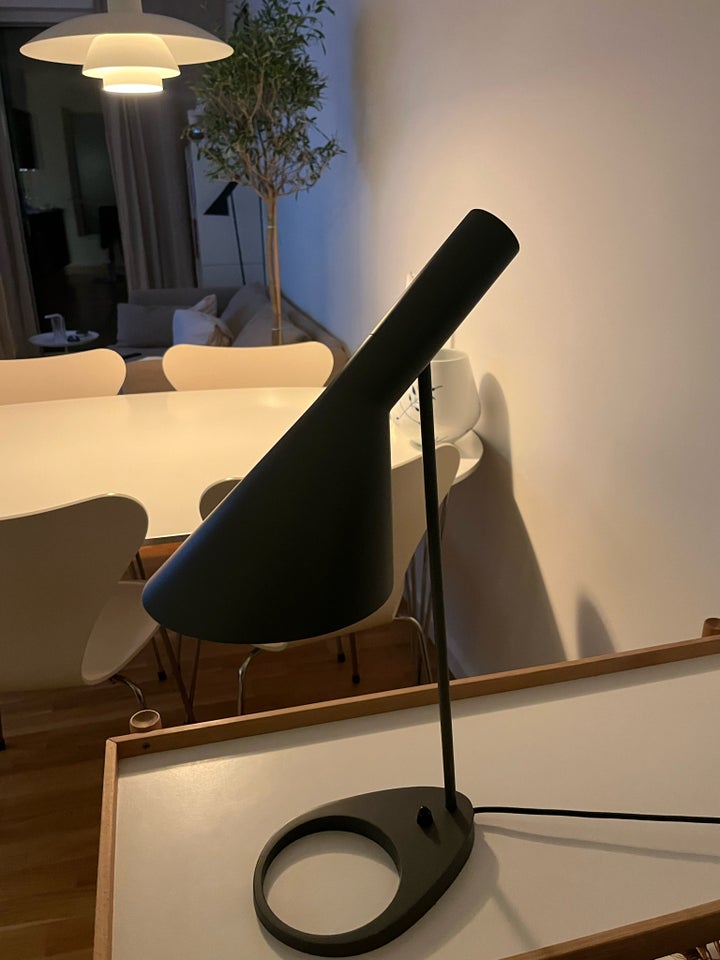 Arne Jacobsen, Næbbet , bordlampe