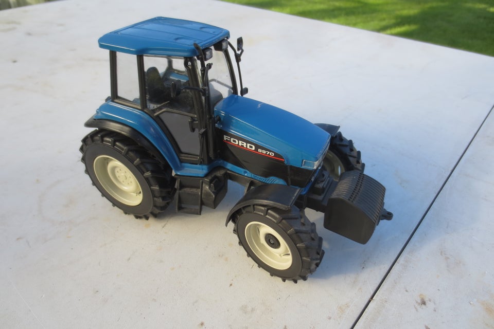 Modeltraktor New Holland 8970