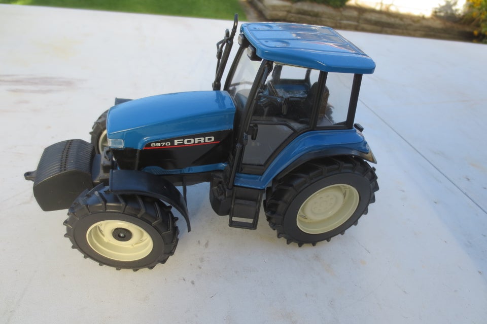 Modeltraktor New Holland 8970