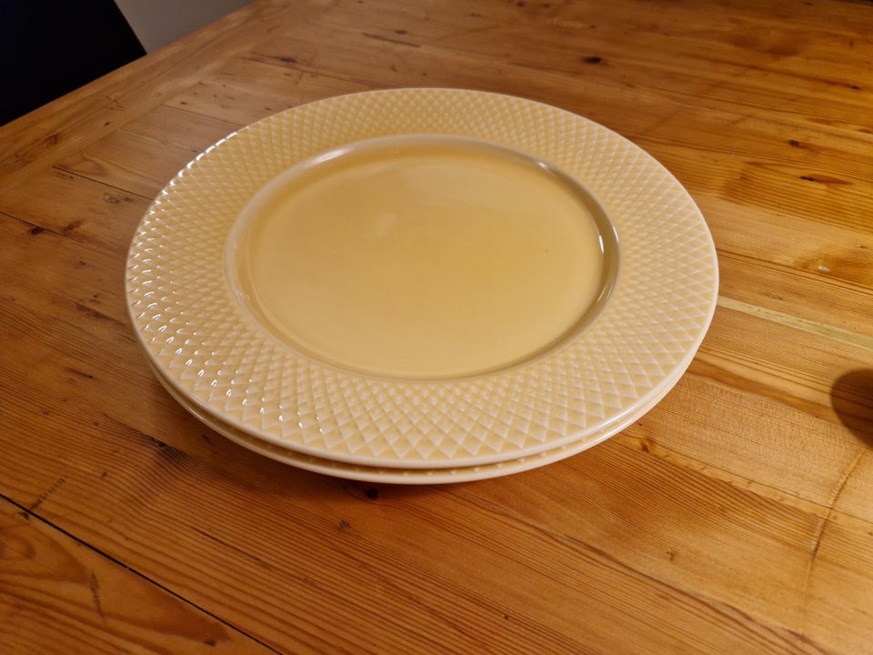 Porcelæn, Talerkner. Skåle, krus