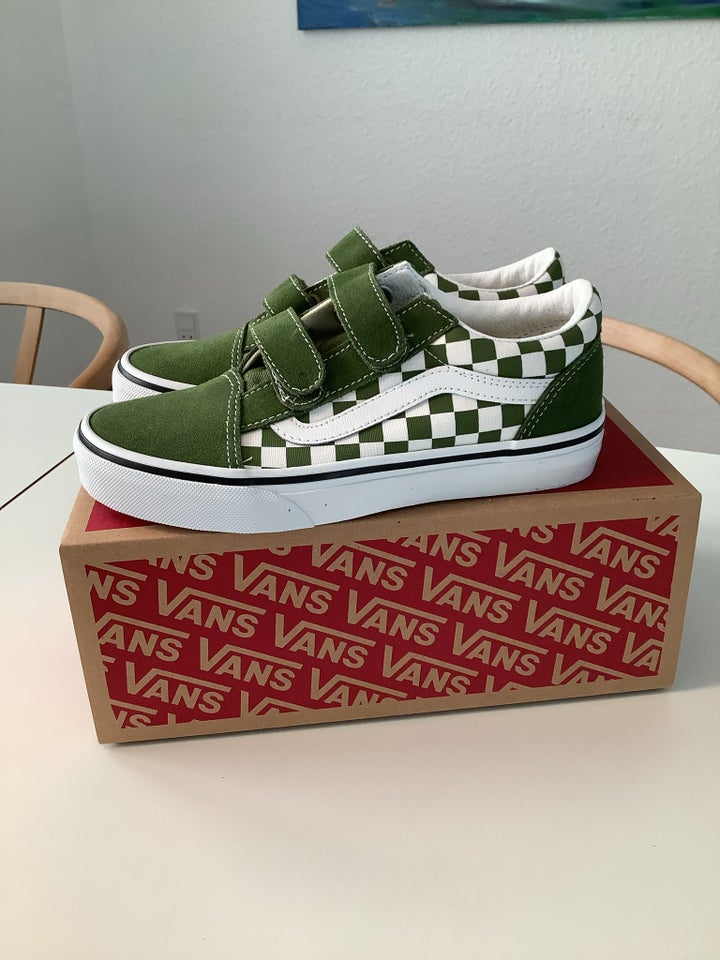 Kondisko, str. 34, Vans