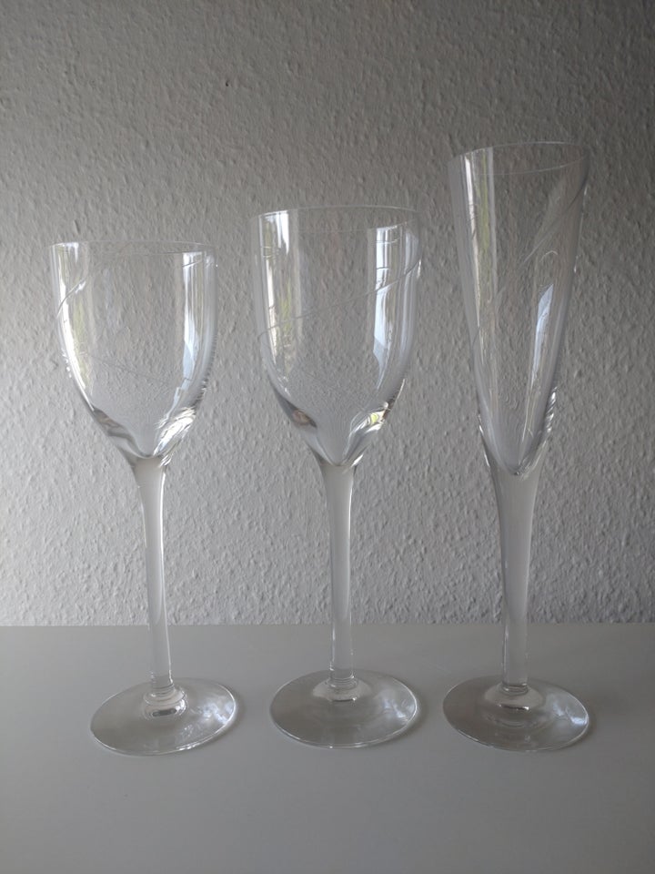 Glas Line Kosta Boda