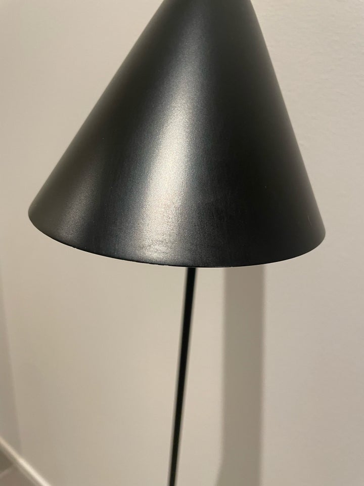 Gulvlampe, Arne Jacobsen