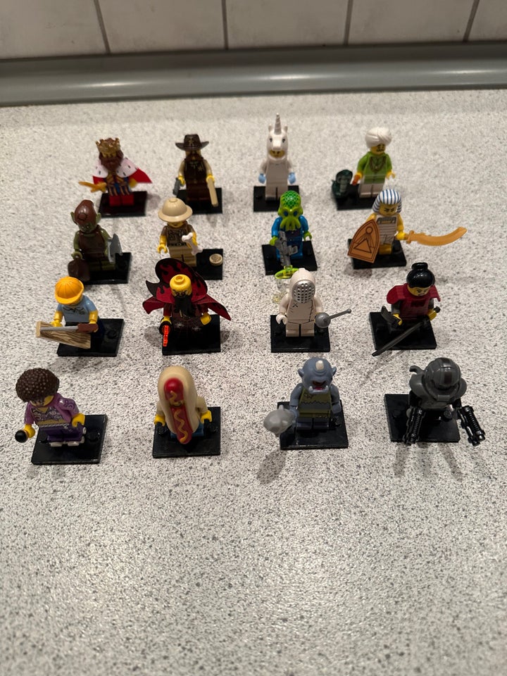 Lego Minifigures 71008