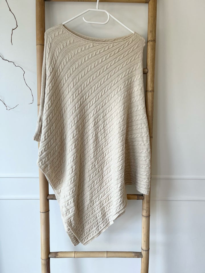 Poncho Creme fraise str One size