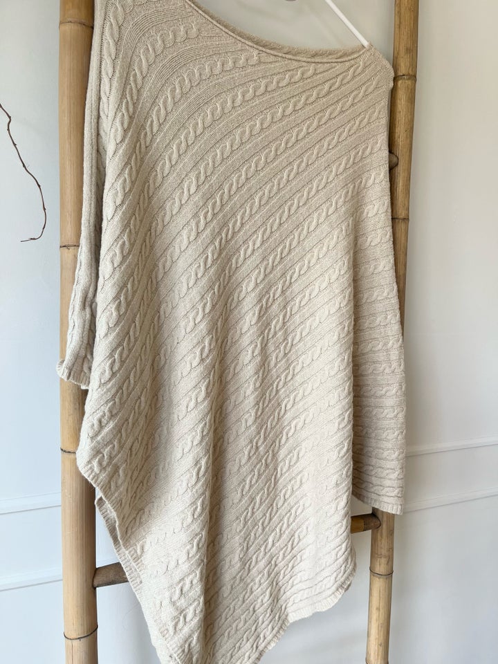 Poncho Creme fraise str One size