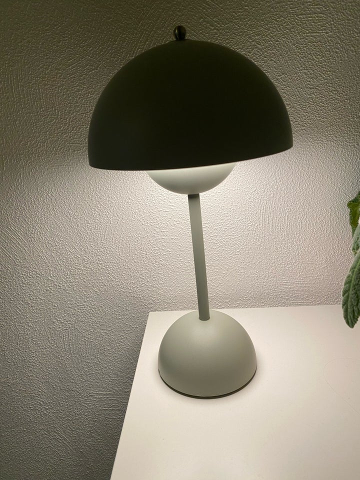 Lampe Flowerpot Verner Panton VP9