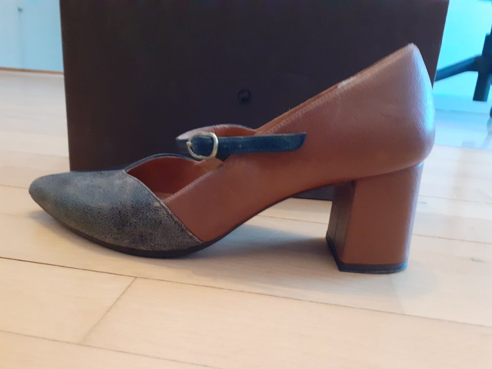 Pumps, str. 38, Chie Mihara