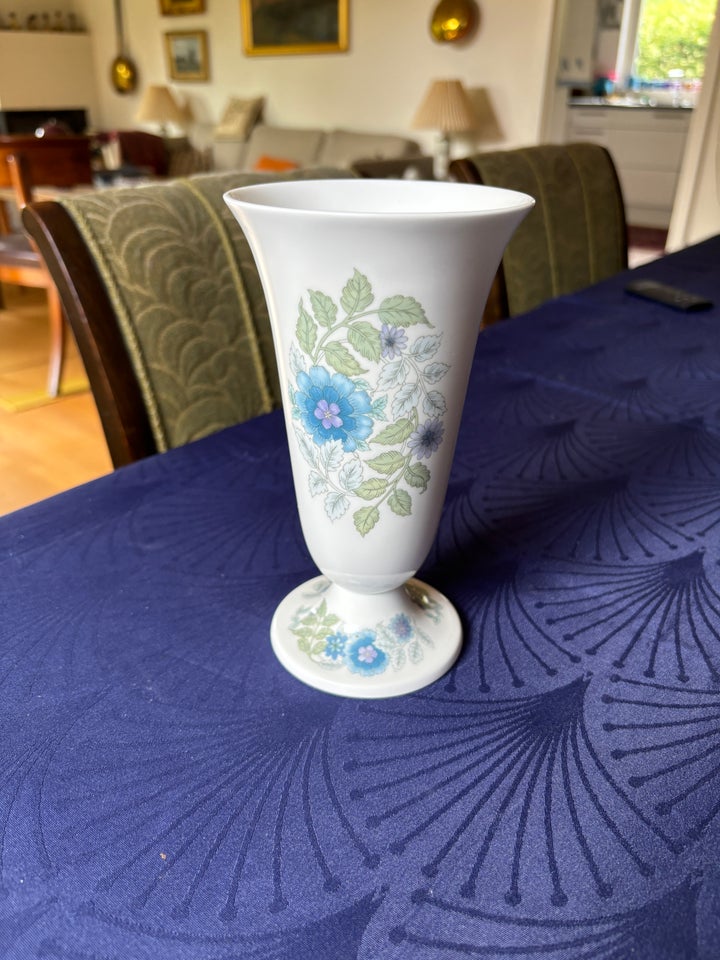 Porcelæn Pokal formet vase