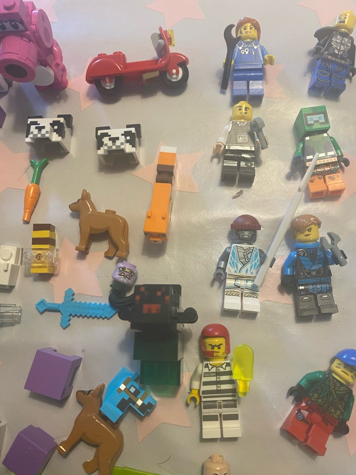 Lego Minifigures, Diverse