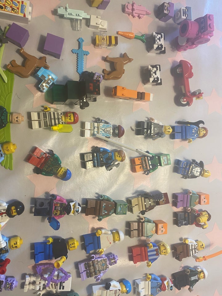 Lego Minifigures, Diverse